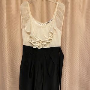 White and black F21 sleeveless junior dress